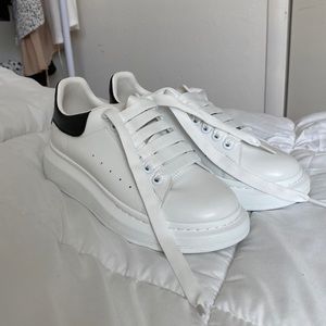 Trendy White Sneaker